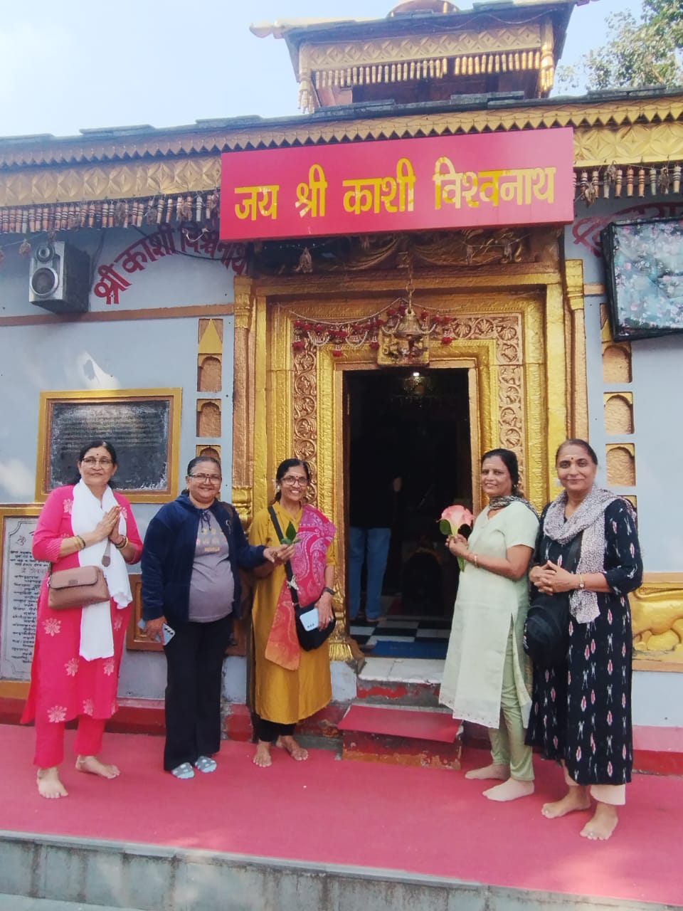 Group at Kashi Vishwanath temple